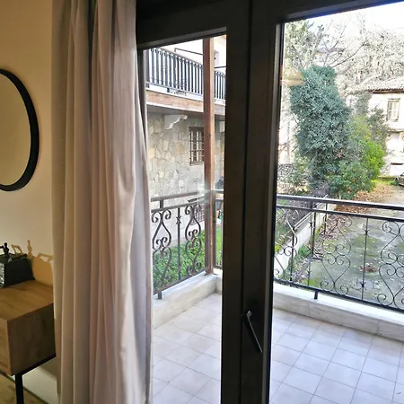 2steps To The * 卡斯托里亚