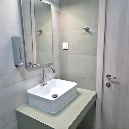 2steps To The 公寓